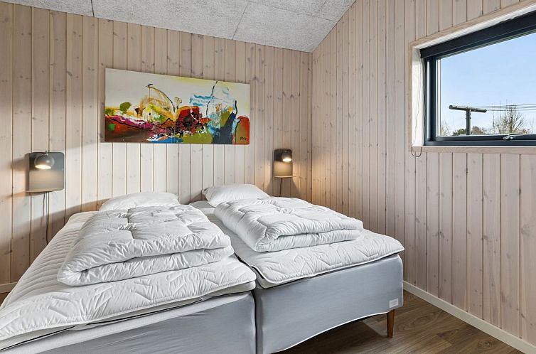 Vakantiehuis "Tydkil" - 250m from the sea