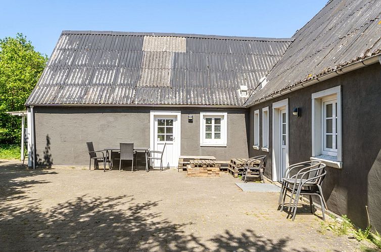 Vakantiehuis "Eliane" - 1.8km from the sea