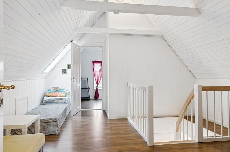 Vakantiehuis "Eliane" - 1.8km from the sea