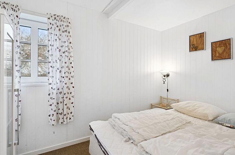 Vakantiehuis "Eliane" - 1.8km from the sea