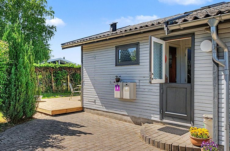 Vakantiehuis "Jani" - 620m from the sea