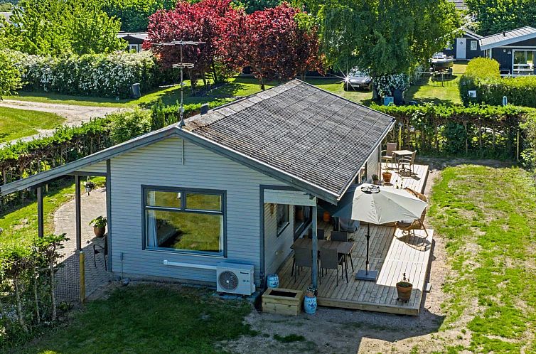 Vakantiehuis "Jani" - 620m from the sea