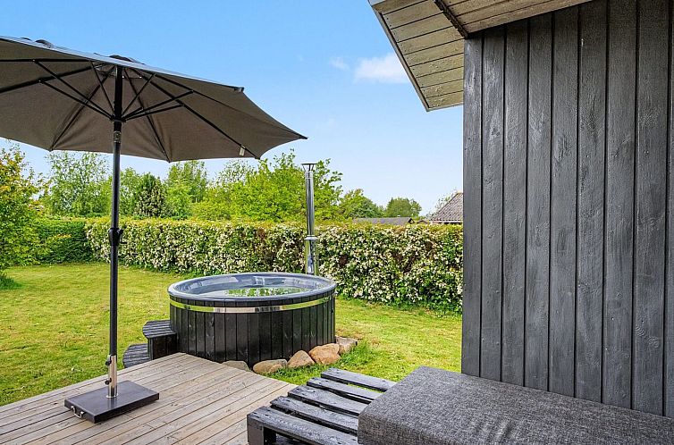 Vakantiehuis "Jarik" - 340m from the sea