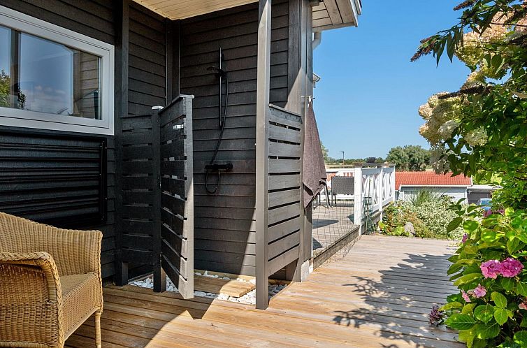 Vakantiehuis "Elfrede" - 600m from the sea