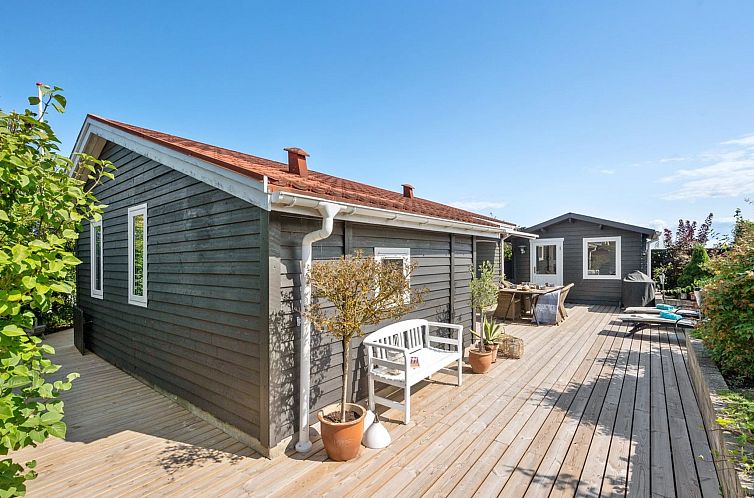 Vakantiehuis "Elfrede" - 600m from the sea