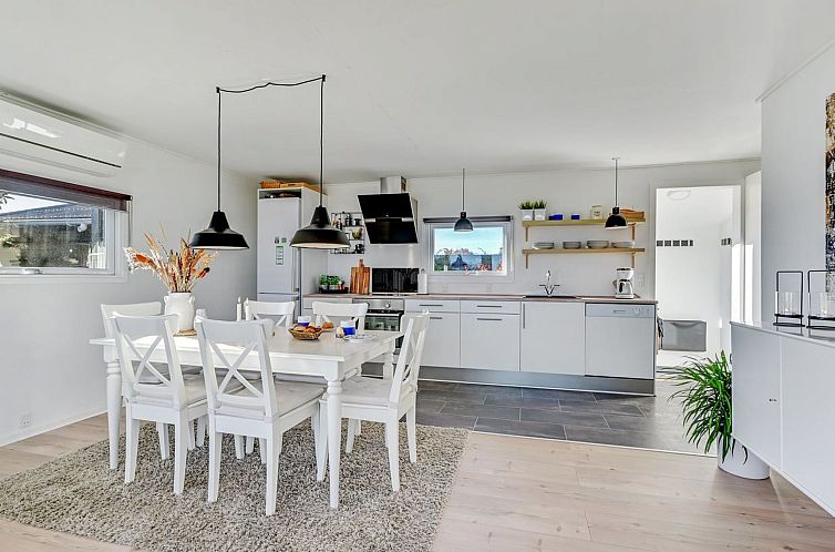 Vakantiehuis "Elfrede" - 600m from the sea