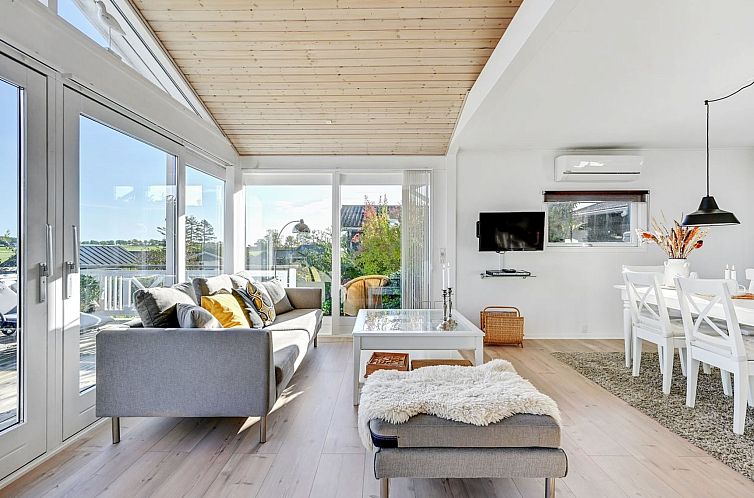 Vakantiehuis "Elfrede" - 600m from the sea