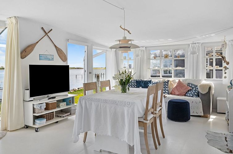 Vakantiehuis "Jorek" - 10m to the fjord