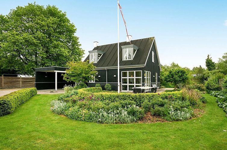 Vakantiehuis "Gullan" - 75m from the sea