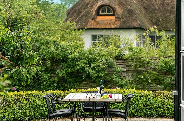 Vakantiehuis "Gullan" - 75m from the sea