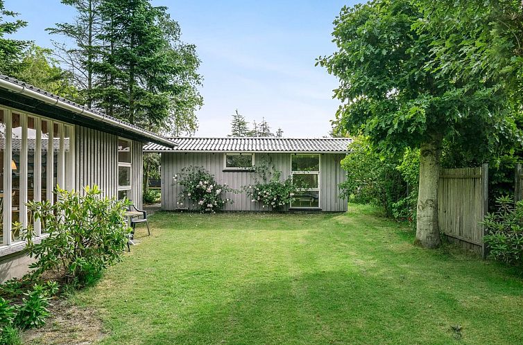 Vakantiehuis "Juditha" - 400m from the sea