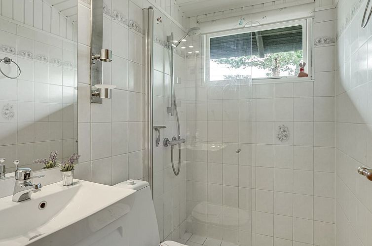 Vakantiehuis "Juditha" - 400m from the sea