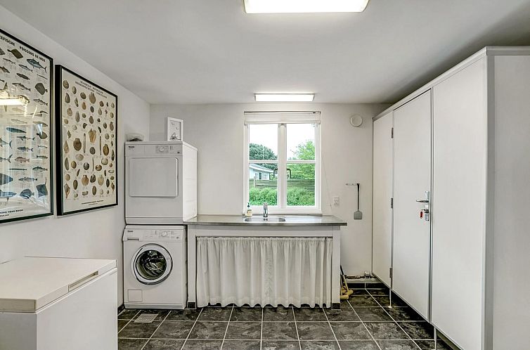 Vakantiehuis "Gullan" - 75m from the sea