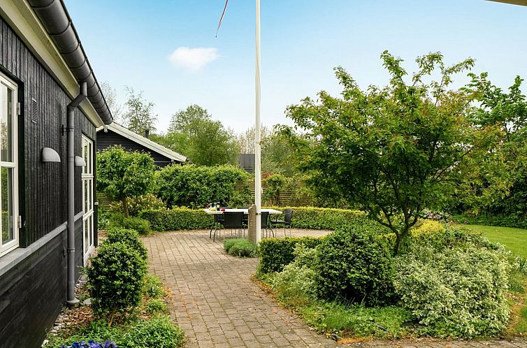 Vakantiehuis "Gullan" - 75m from the sea