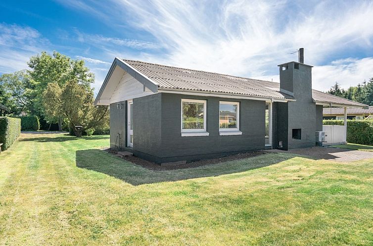 Vakantiehuis "Undine" - 300m from the sea