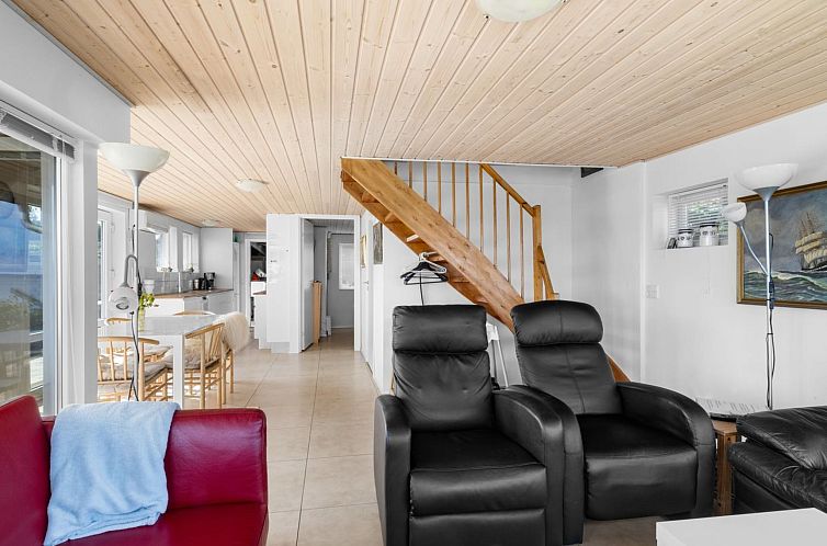 Vakantiehuis "Yngvy" - 10m from the sea