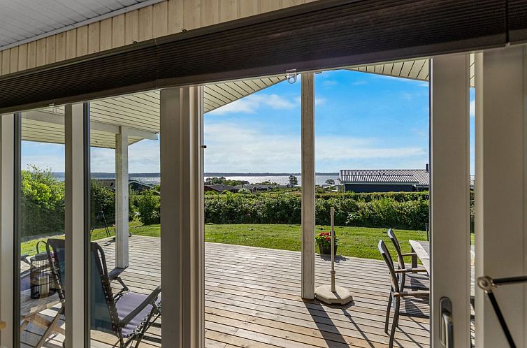 Guest house 0153105 - Holiday property Southern Denmark - Vakantiehuis "Dorathea" - 360m from the sea