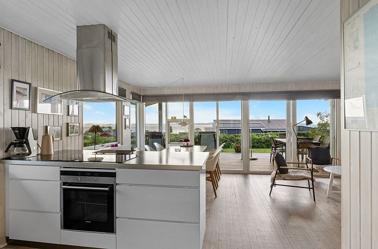 Vakantiehuis "Dorathea" - 360m from the sea