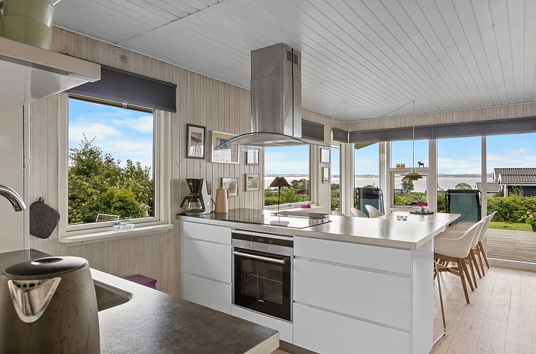 Vakantiehuis "Dorathea" - 360m from the sea