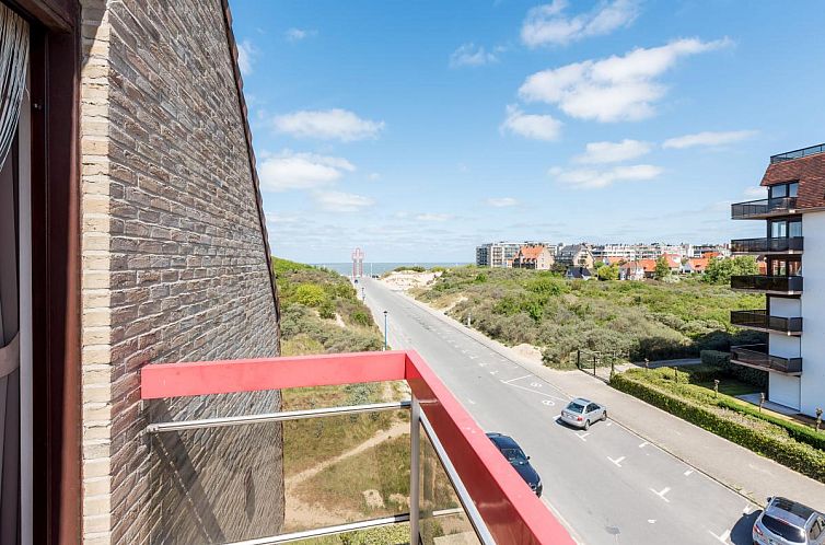 Enjoy sea views from the balcony of vacation home Aubepine troisieme in Sint-Idesbald, West Flanders.