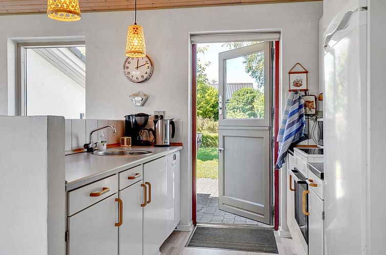 Vakantiehuis "Ilppo" - 200m from the sea