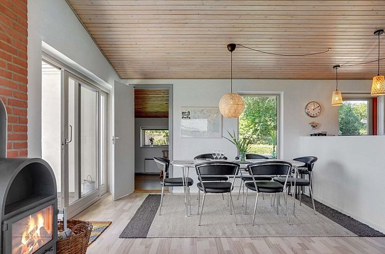 Vakantiehuis "Ilppo" - 200m from the sea