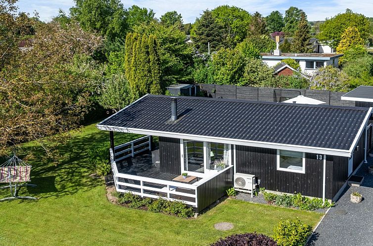 Vakantiehuis "Bjart" - 150m from the sea