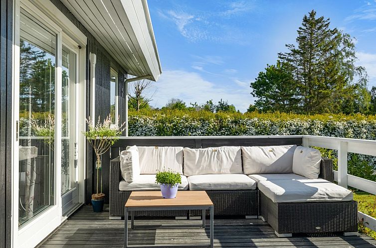 Vakantiehuis "Bjart" - 150m from the sea