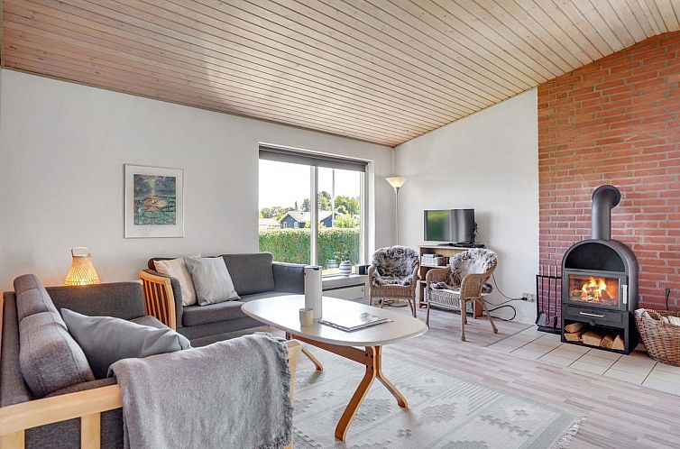 Vakantiehuis "Ilppo" - 200m from the sea