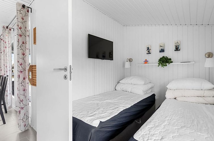 Vakantiehuis "Bjart" - 150m from the sea