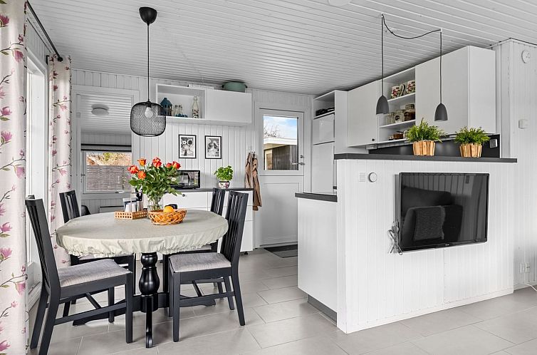 Vakantiehuis "Bjart" - 150m from the sea