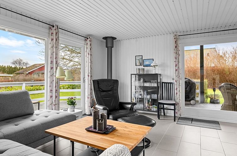 Vakantiehuis "Bjart" - 150m from the sea