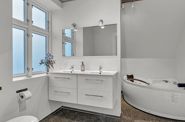 Vakantiehuis "Hanni" - 600m from the sea