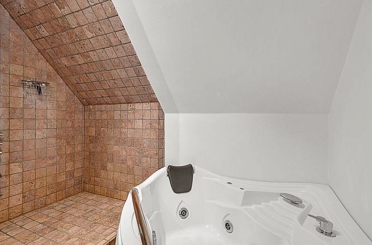 Vakantiehuis "Hanni" - 600m from the sea
