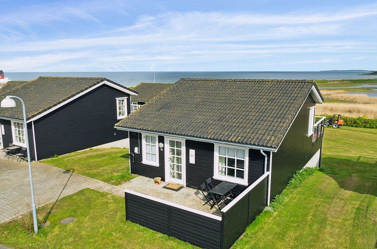 Vakantiehuis "Ewelina" - 150m from the sea