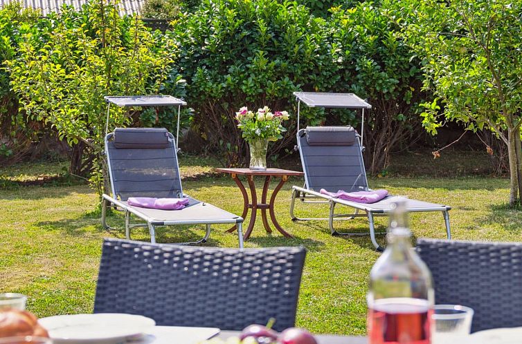 Vakantiehuis "Asmund" - 150m from the sea