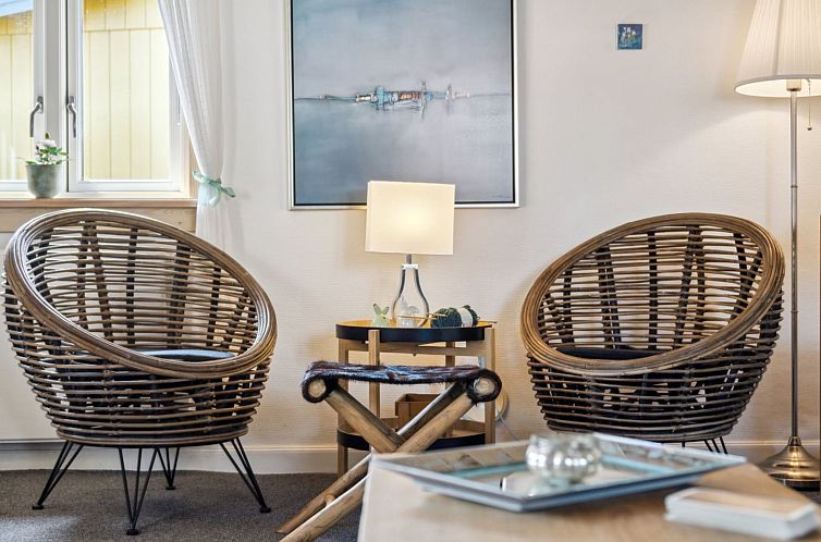 Vakantiehuis "Asmund" - 150m from the sea