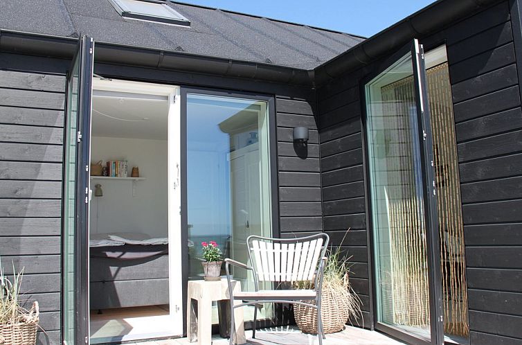 Vakantiehuis "Valia" - 20m from the sea