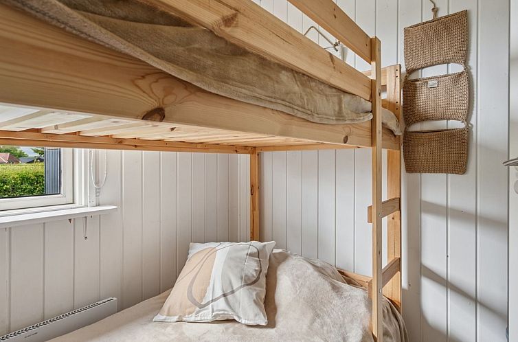 Vakantiehuis "Eweline" - 400m from the sea