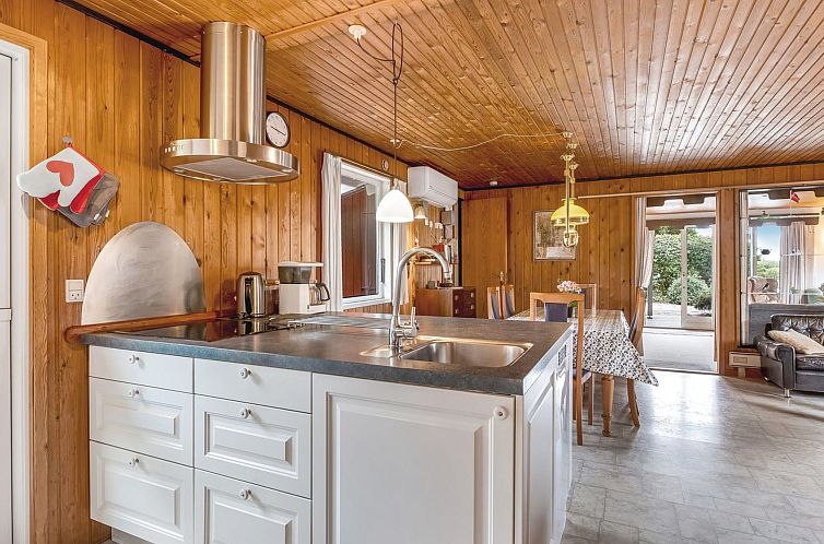 Vakantiehuis "Eweline" - 400m from the sea