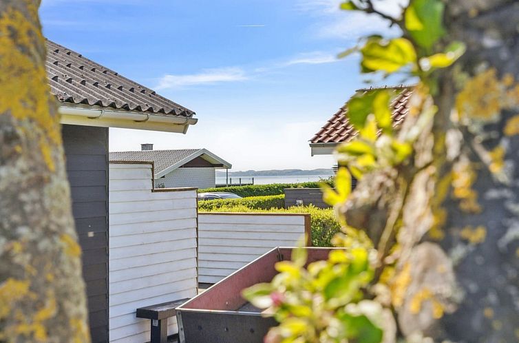 Vakantiehuis "Hira" - 200m from the sea