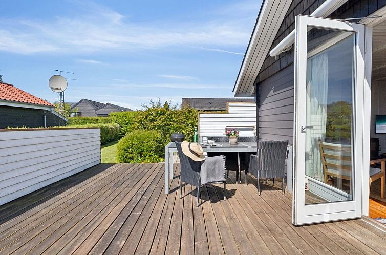 Vakantiehuis "Hira" - 200m from the sea