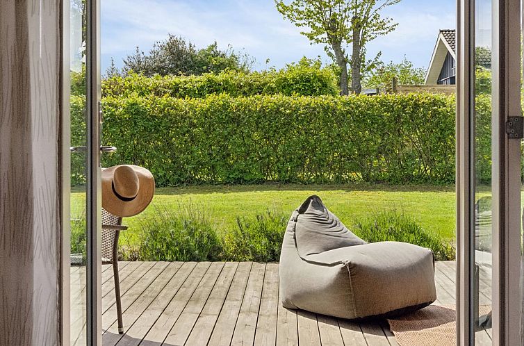 Vakantiehuis "Esther" - 500m from the sea