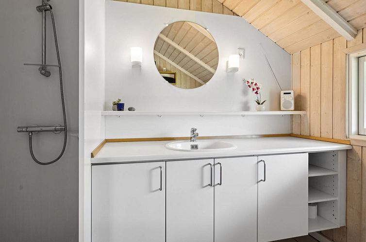 Vakantiehuis "Esther" - 500m from the sea