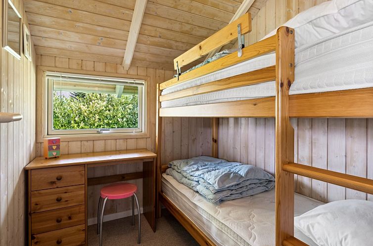 Vakantiehuis "Esther" - 500m from the sea