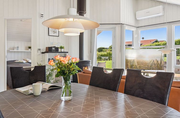 Vakantiehuis "Erin" - 200m from the sea