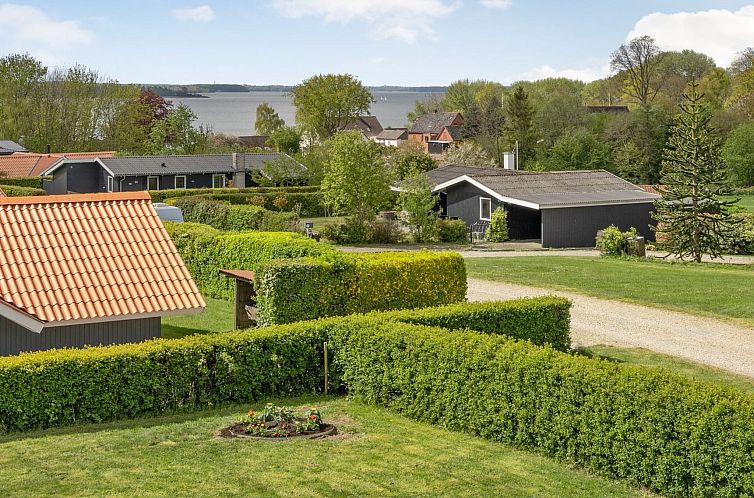 Vakantiehuis "Guldborg" - 400m to the fjord