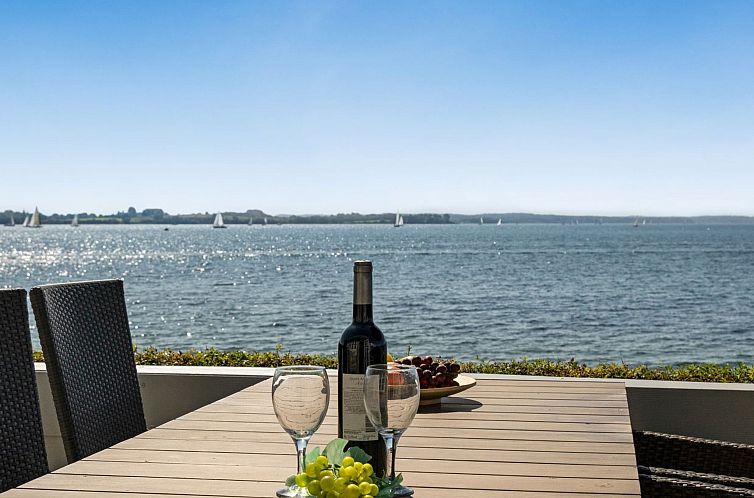 Vakantiehuis "Palnir" -  from the sea