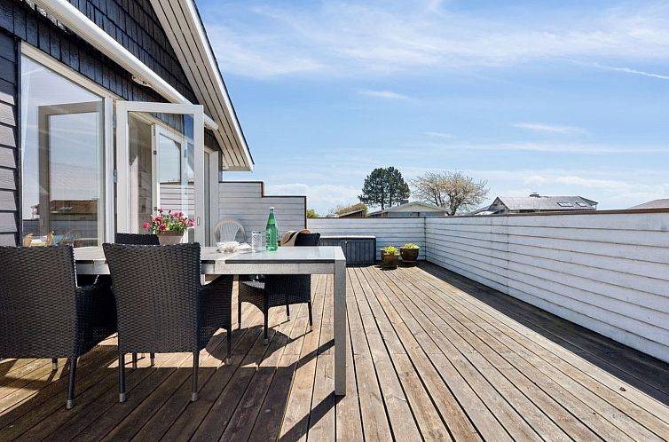 Vakantiehuis "Palnir" -  from the sea