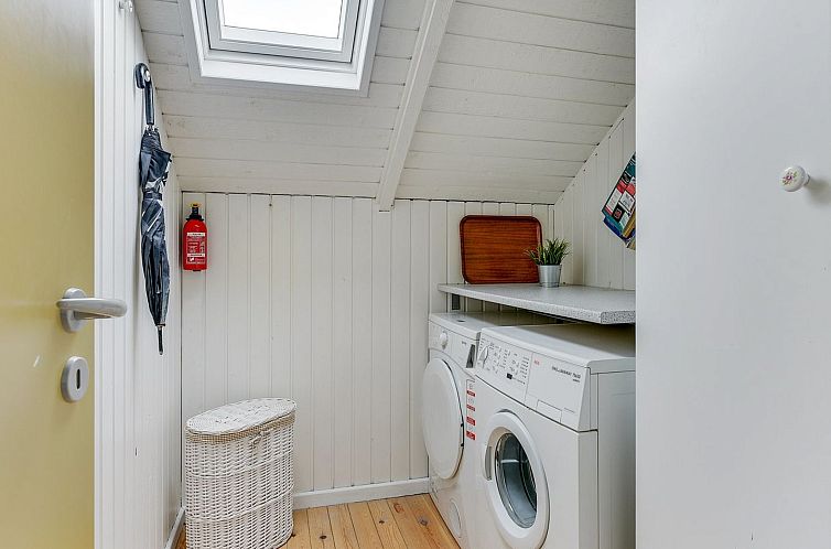 Vakantiehuis "Hjalmine" - 250m from the sea